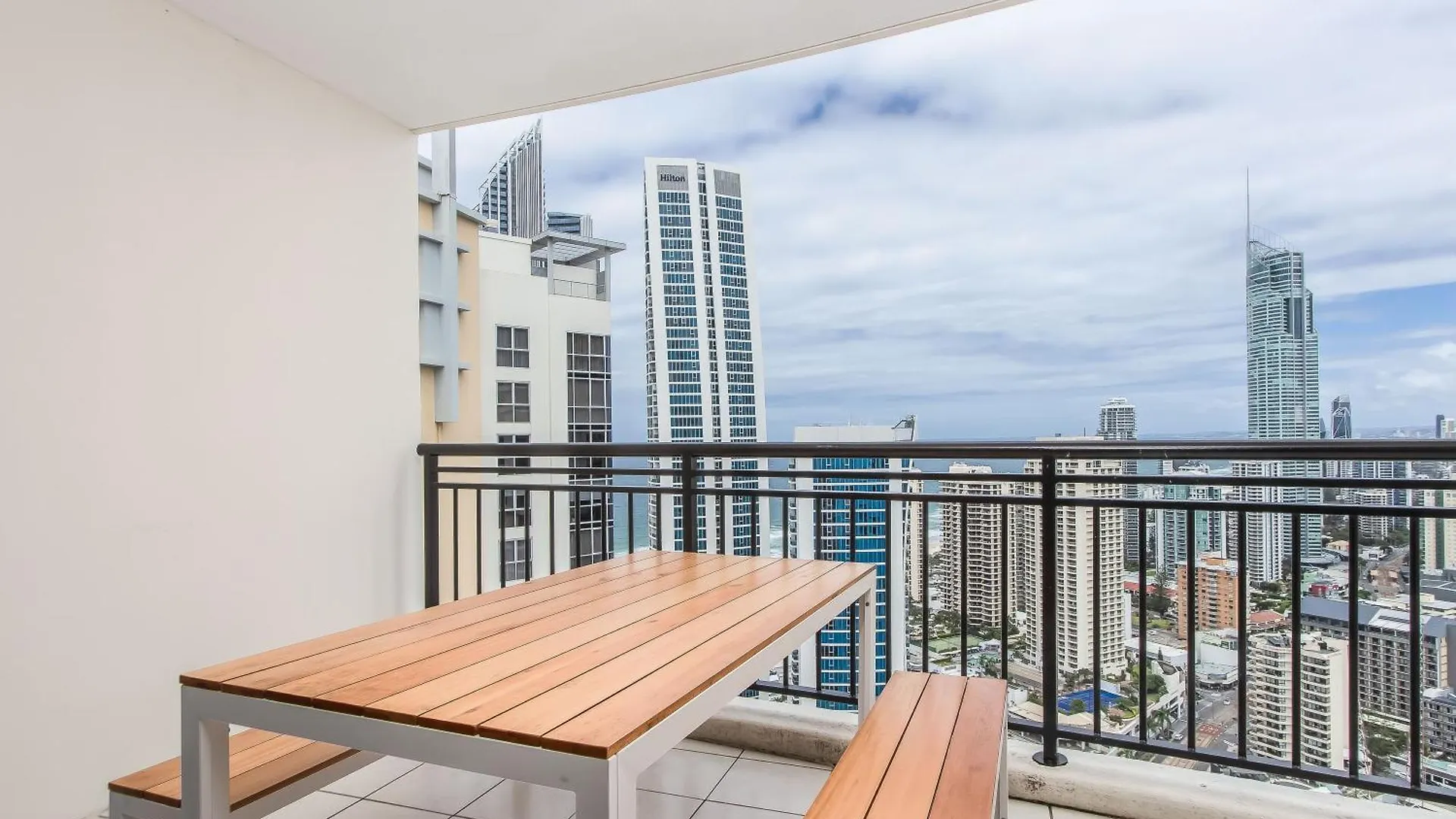 Towers Of Chevron - Private Apartments Gold Coast