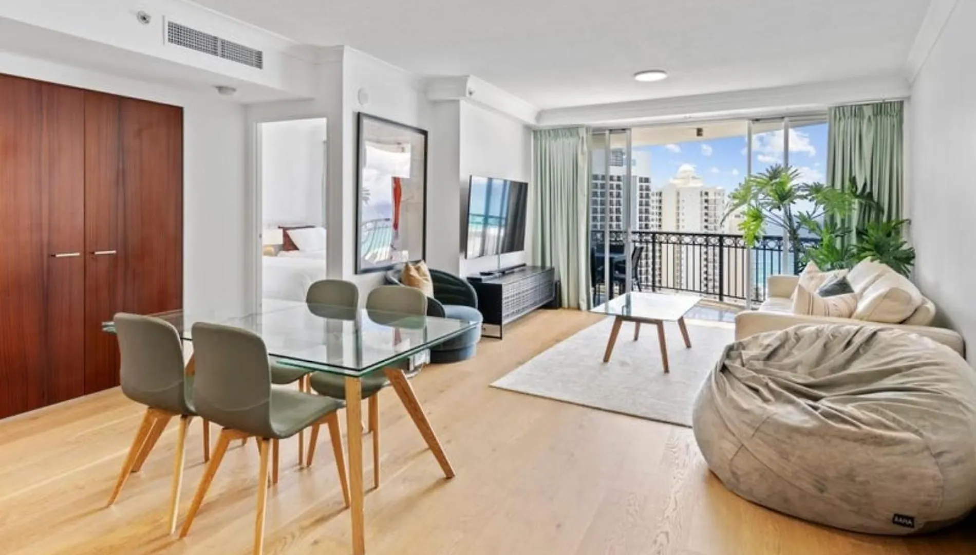 Towers Of Chevron - Private Apartments Gold Coast